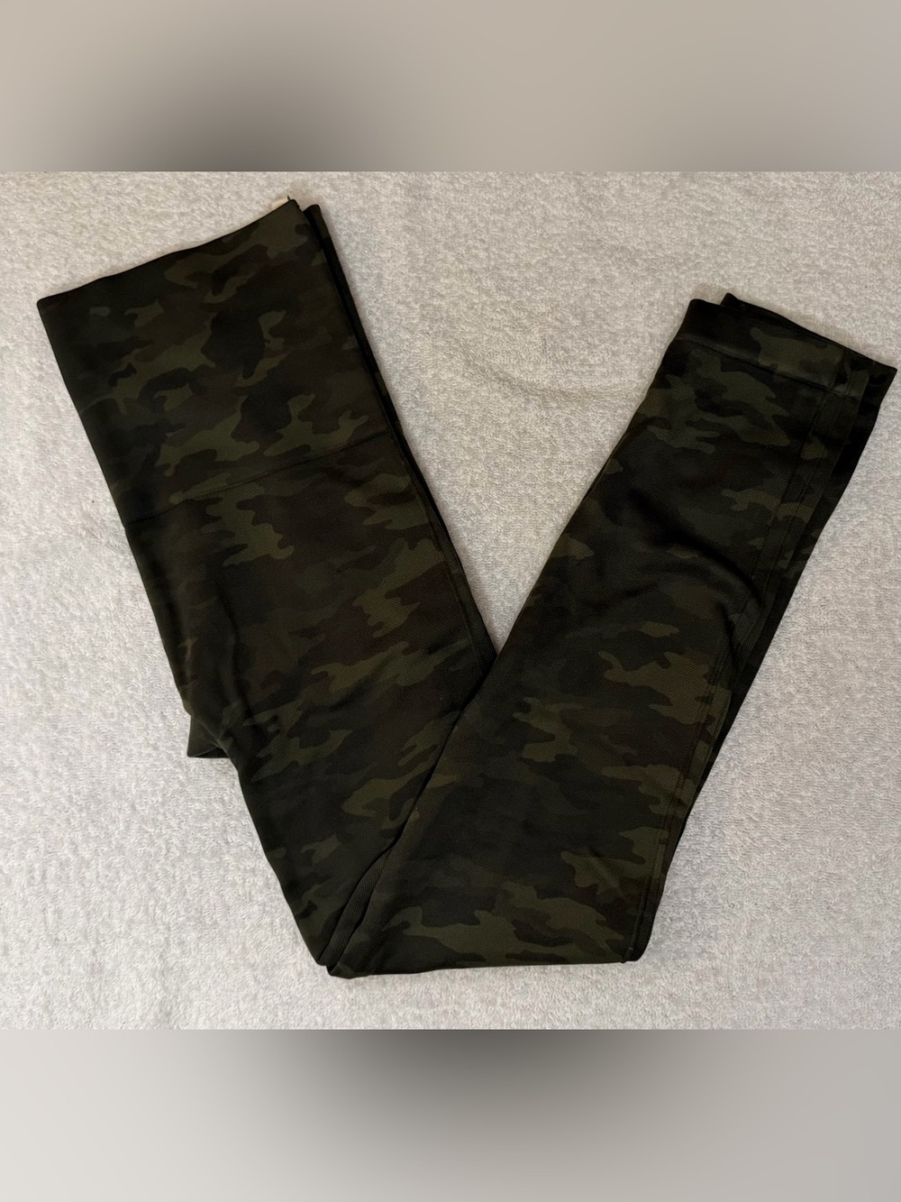 SPANX Look At Me Now Seamless Leggings Camo FL3515 Shaping Tummy Control Bodycon